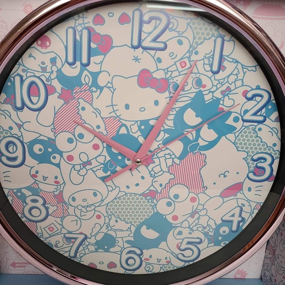 Hello Kitty and Friends analog display wall decor clock 14in brand new - Picture 3 of 11